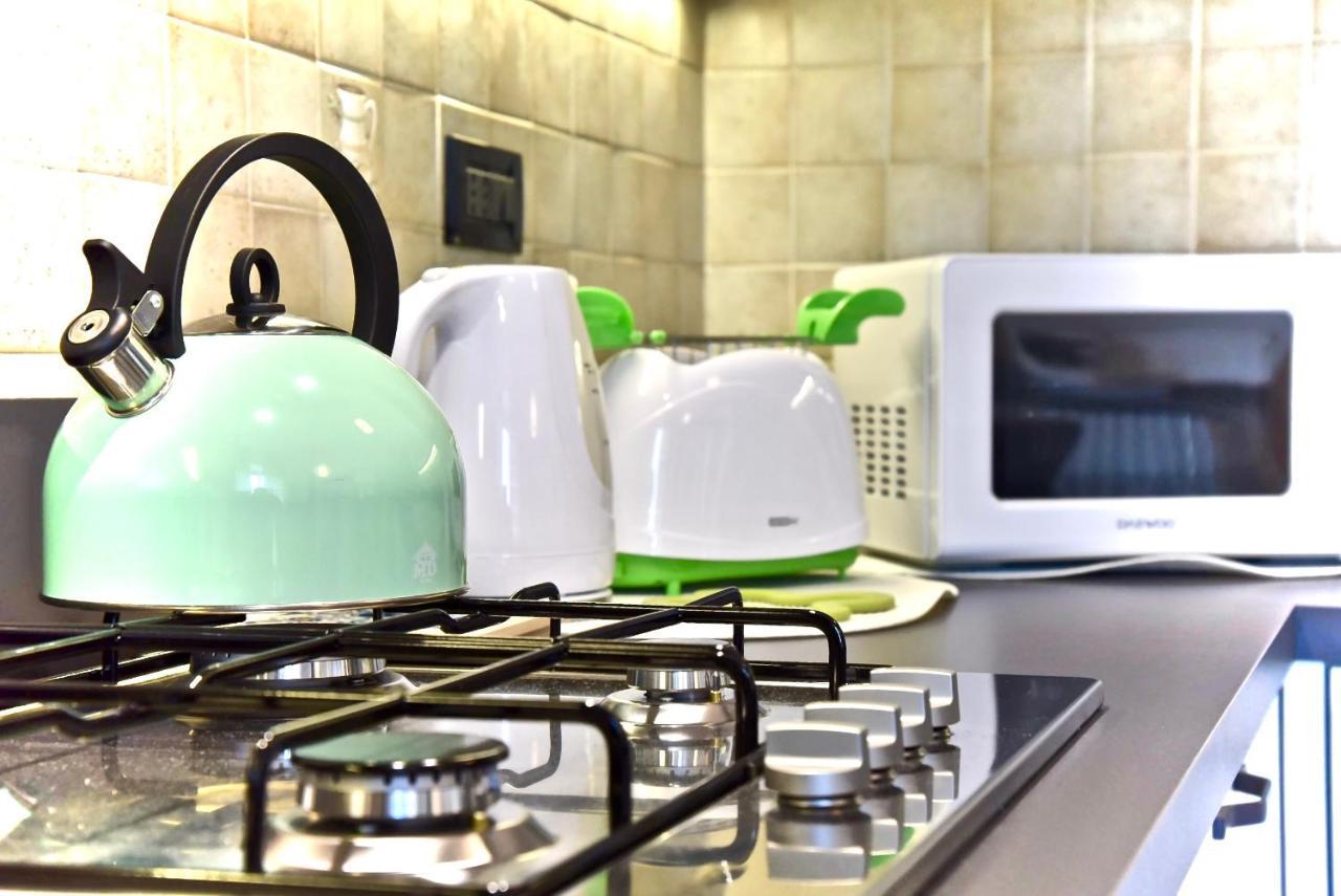 Modern Apartment Halfway Between Milan And Como Cogliate Екстериор снимка