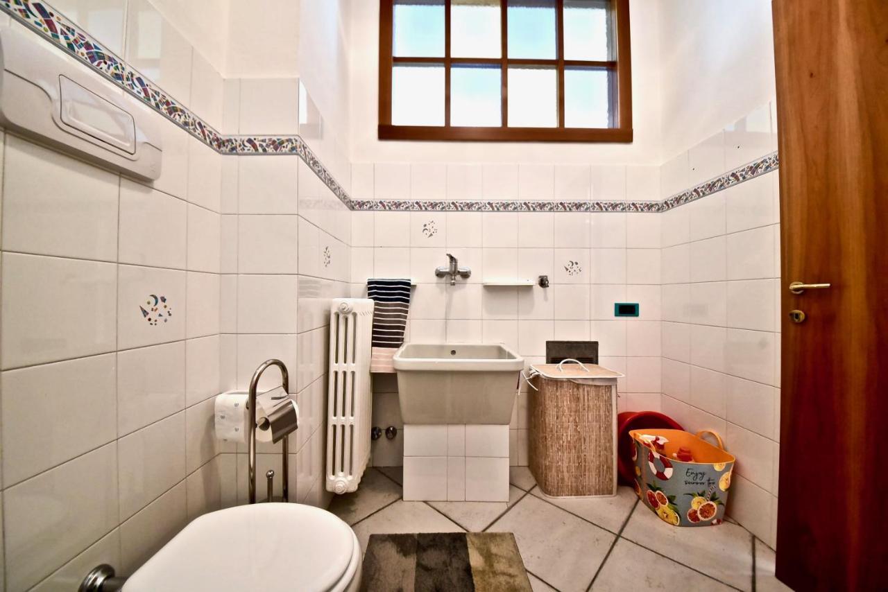 Modern Apartment Halfway Between Milan And Como Cogliate Екстериор снимка