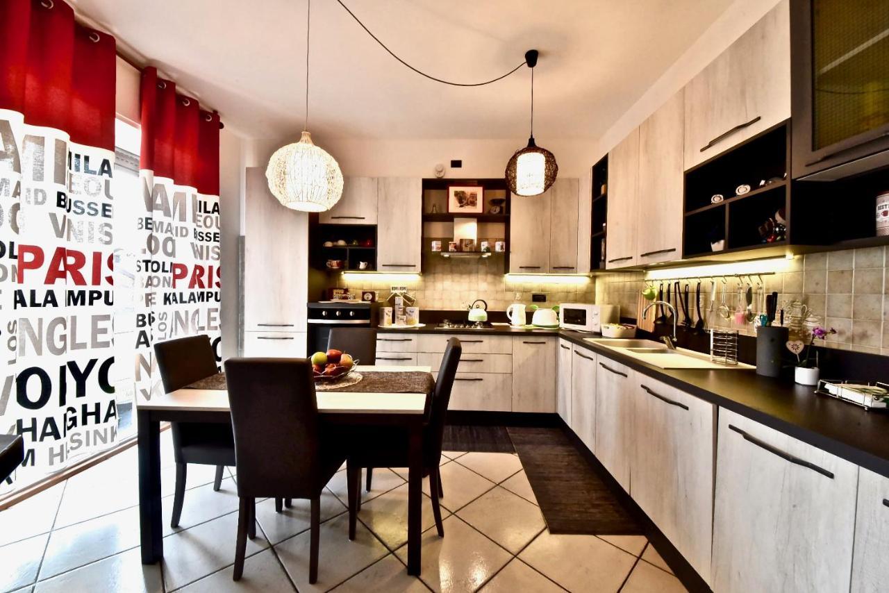 Modern Apartment Halfway Between Milan And Como Cogliate Екстериор снимка