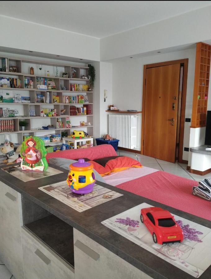 Modern Apartment Halfway Between Milan And Como Cogliate Екстериор снимка